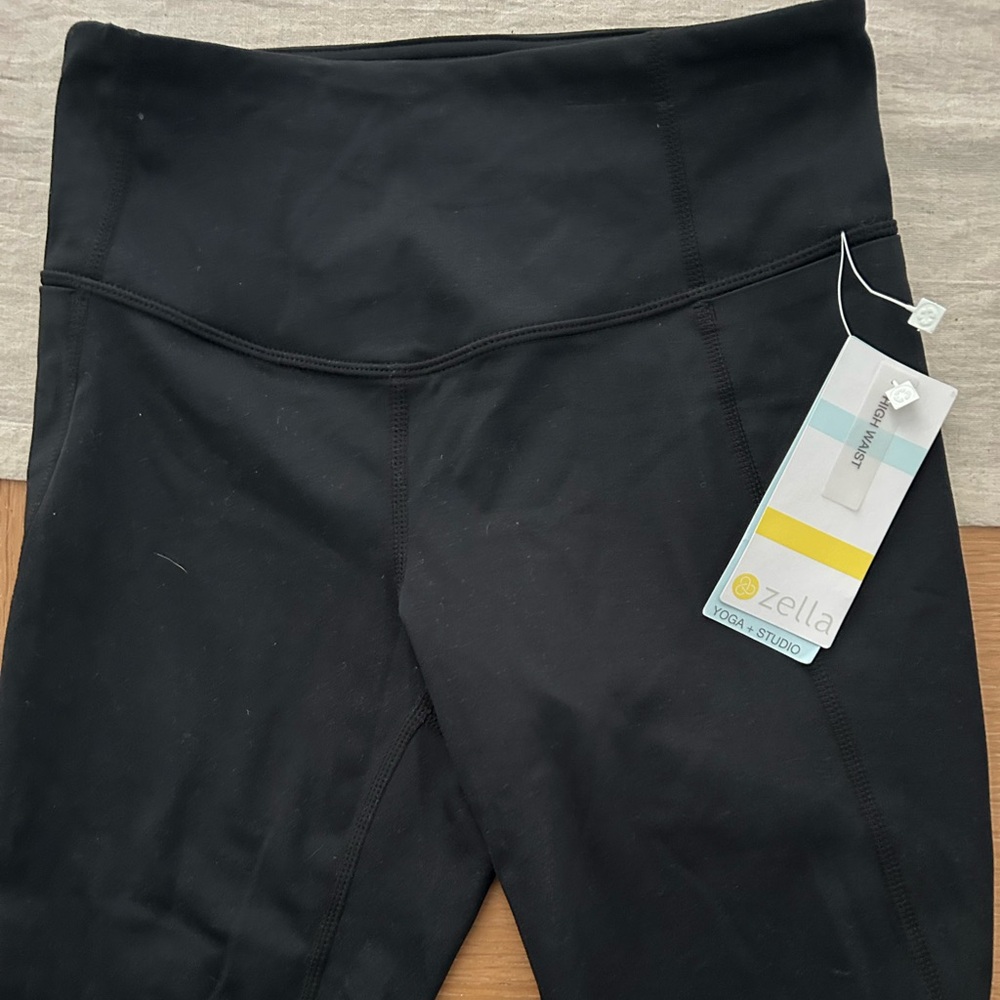 ZELLA YOGA HIGH WAISTED Workout fitness Shorts brand new size XS